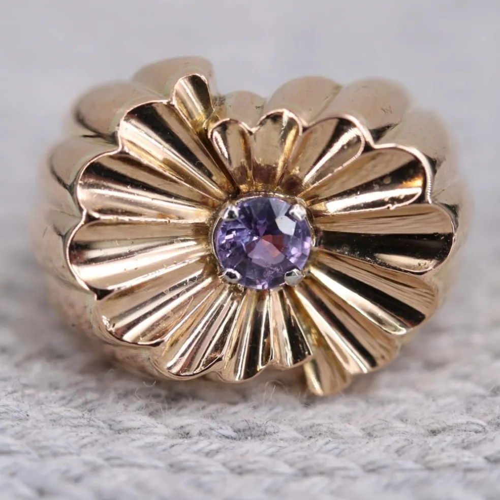 Bague tank godronnée saphir violet