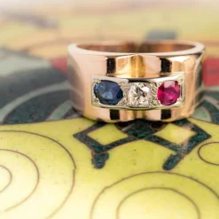 Bague Tank patriotique Saphir Diamant Rubis