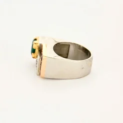 Bague Tank platine et or jaune, émeraude, rubis et diamants