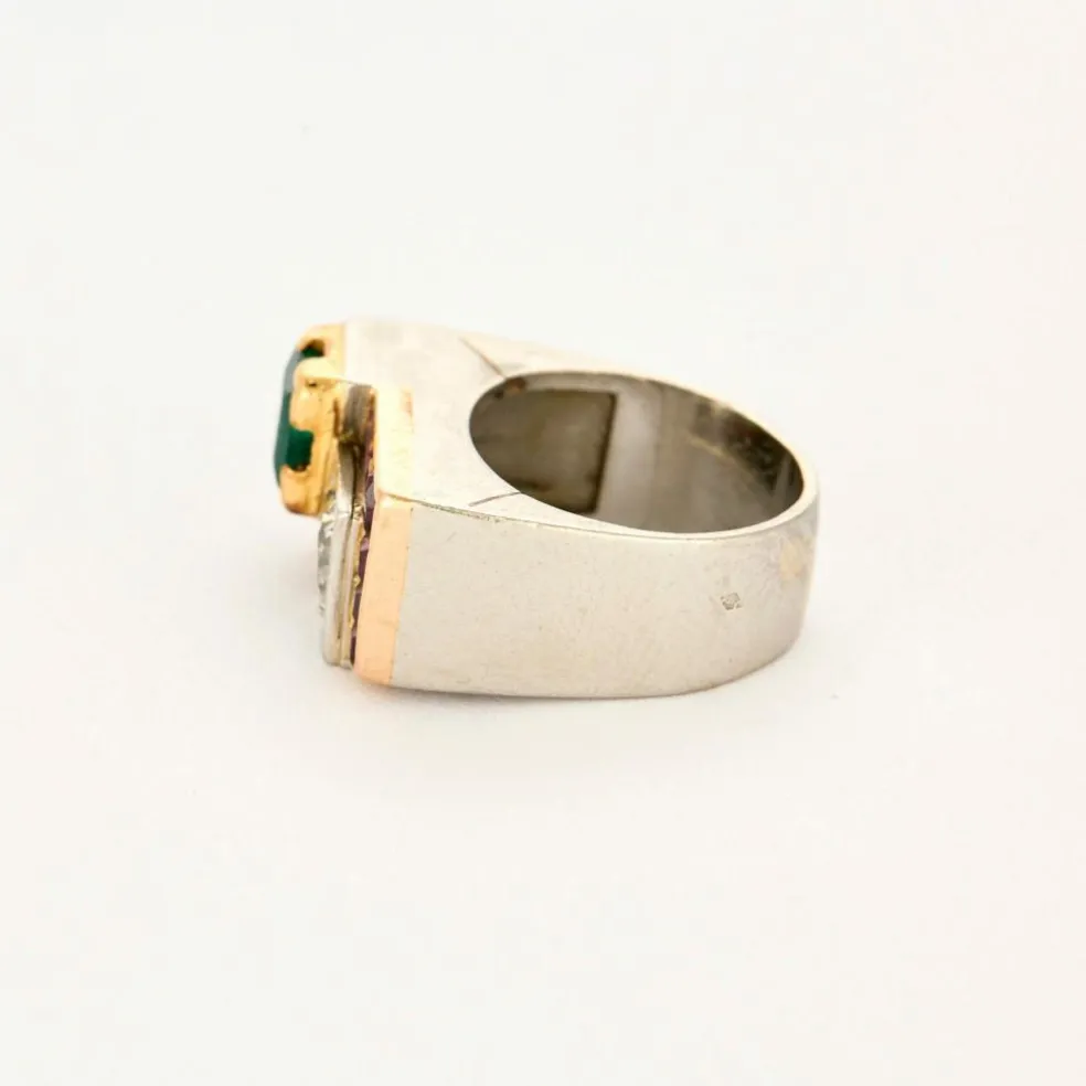 Bague Tank platine et or jaune, émeraude, rubis et diamants