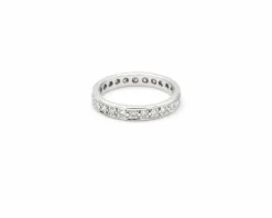Bague éternité en or blanc avec diamants 0,75 ct