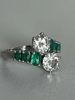 Bague Toi & Moi Or Gris Emeraudes Diamants
