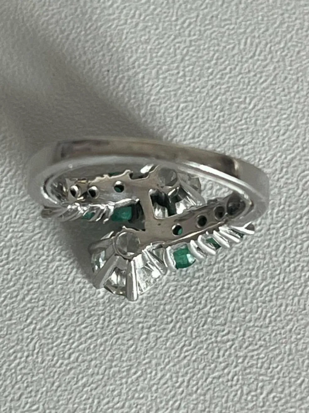 Bague Toi & Moi Or Gris Emeraudes Diamants