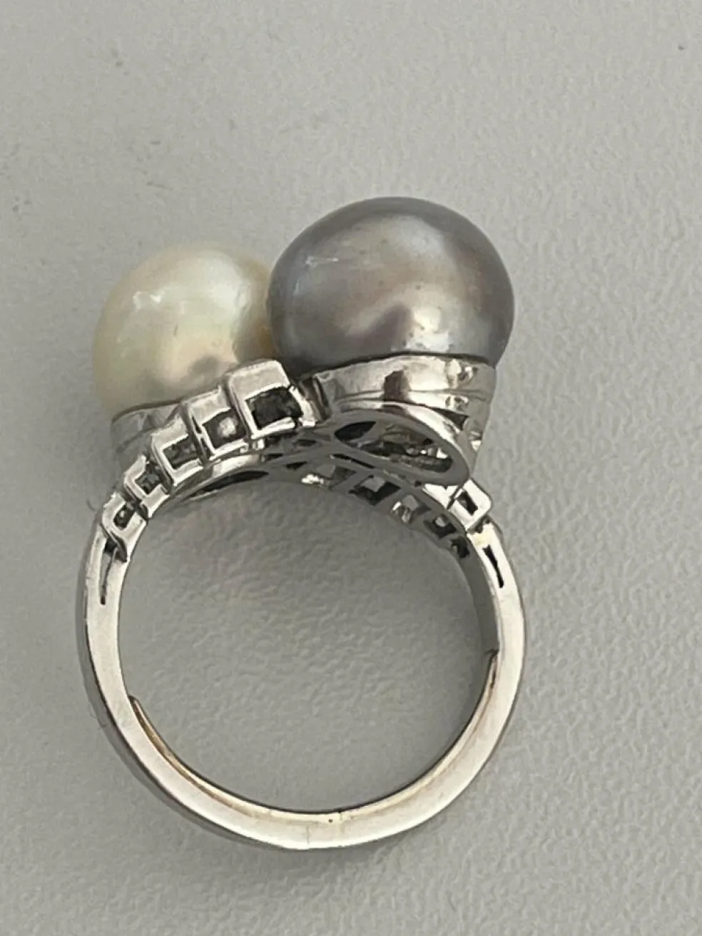 Bague Toi & Moi Or Gris, Perles Akoya et Tahiti, Diamants