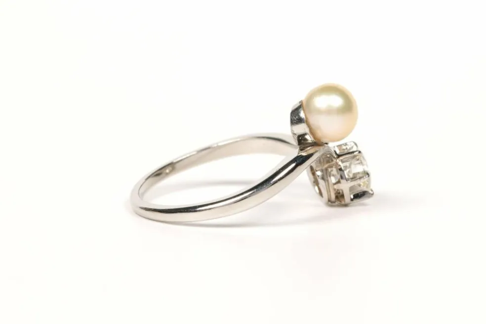 Bague Toi et Moi 1970 or blanc, perle et diamant
