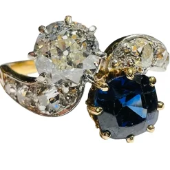 Bague toi et moi diamant saphirs or jaune diamant saphir pavage de diamant