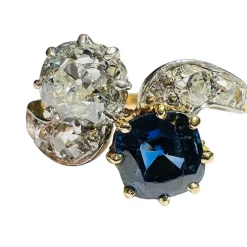 Bague toi et moi diamant saphirs or jaune diamant saphir pavage de diamant