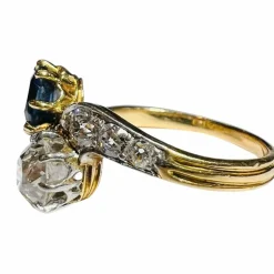 Bague toi et moi diamant saphirs or jaune diamant saphir pavage de diamant