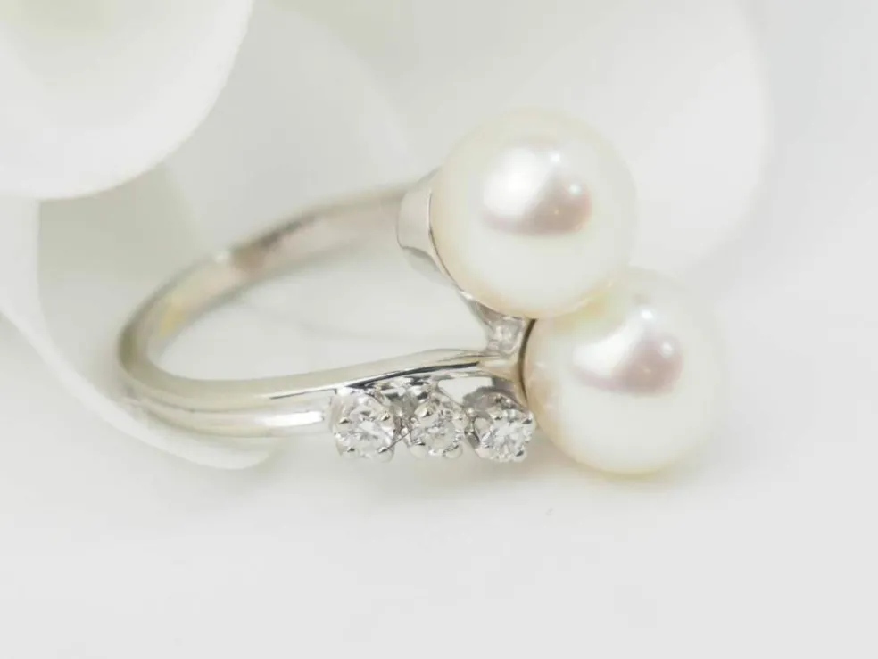 Bague Toi et Moi en or blanc, perles de culture et diamants
