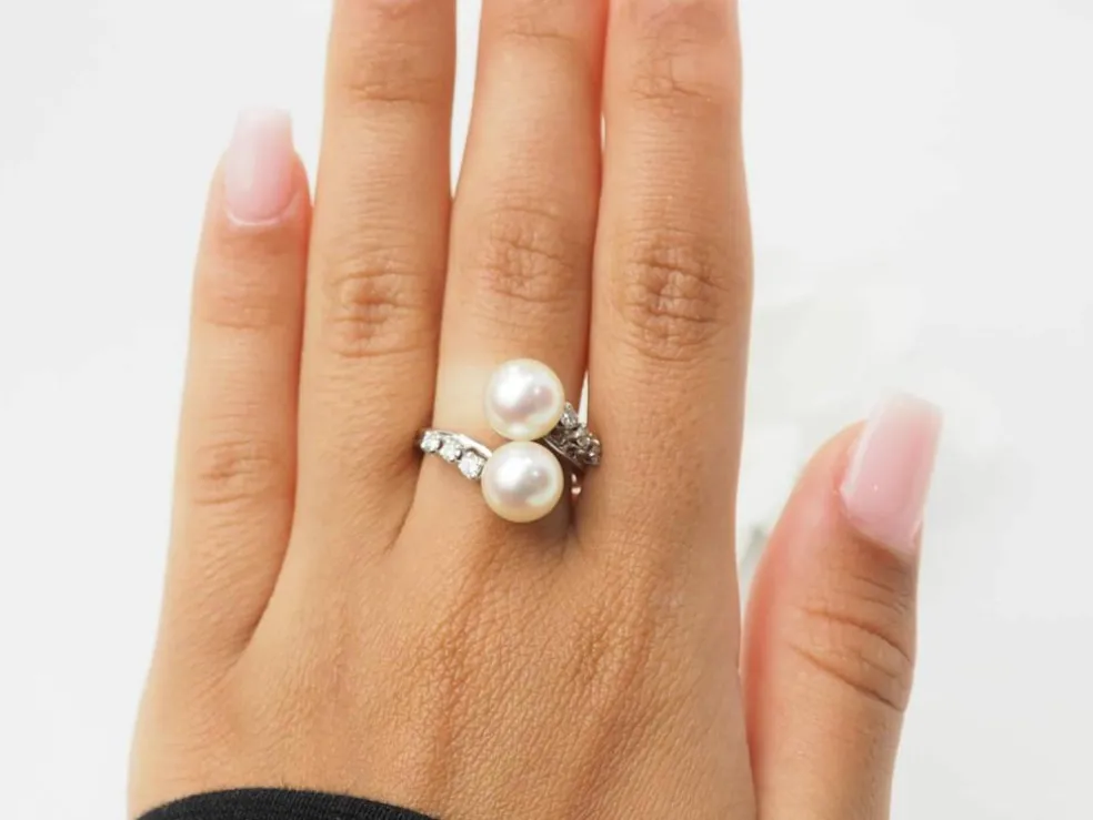 Bague Toi et Moi en or blanc, perles de culture et diamants