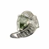 Bague Toi et Moi en or et platine ornée de deux diamants en forme de poire