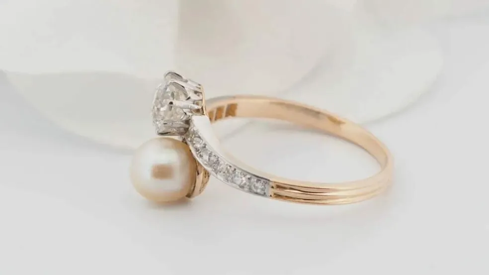 Bague Toi et Moi en or jaune, diamants et perle de culture