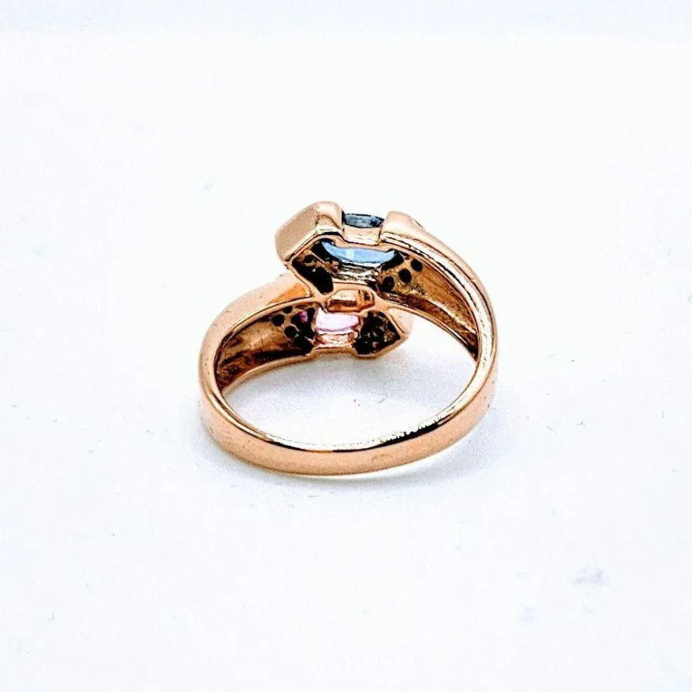 Bague Toi et Moi Or jaune Saphirs bleu et rose épaulés de Diamants