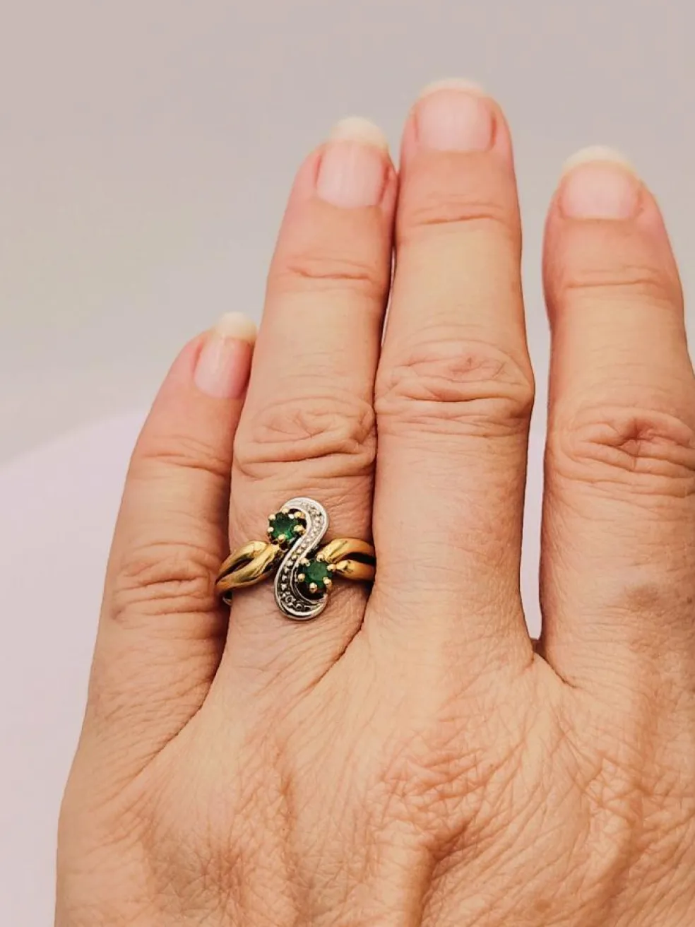 Bague Toi et Moi vintage en or jaune sertie d'émeraudes et de diamants