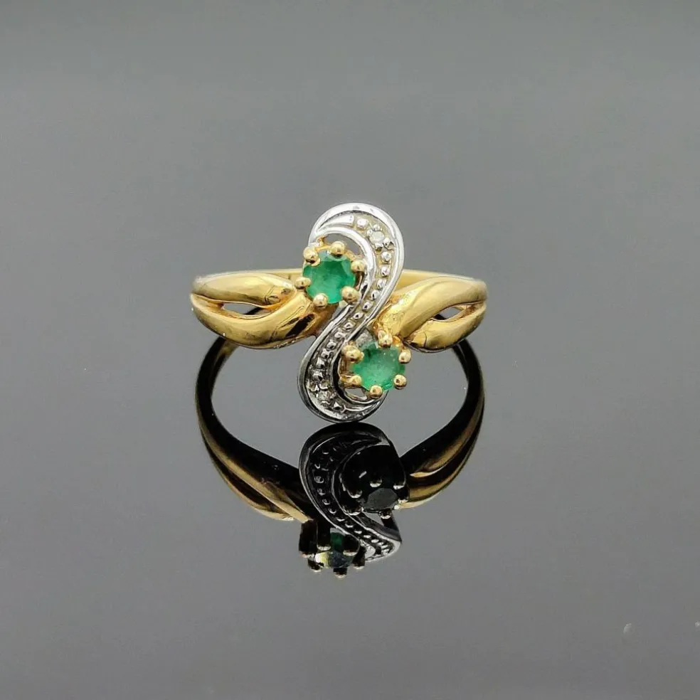 Bague Toi et Moi vintage en or jaune sertie d'émeraudes et de diamants