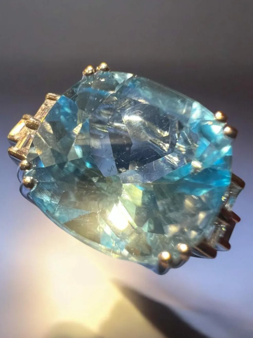 Bague Topaze Bleue 9.08 Ct Diamants