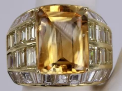 Bague Topaze Jaune et Diamants en or jaune
