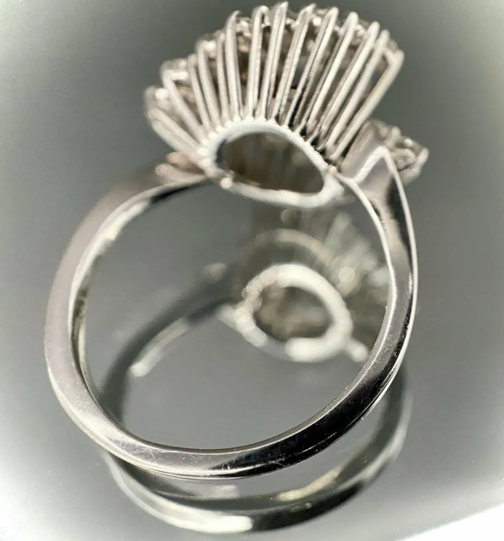Bague tourbillon or blanc diamants