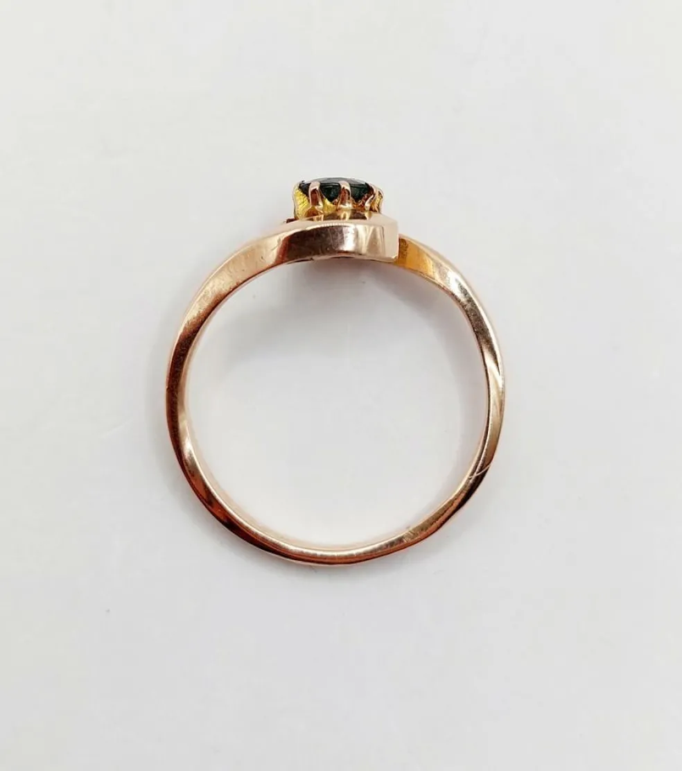 Bague tourbillon or jaune ornée d'un saphir (circa 1920)