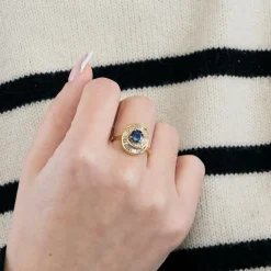 Bague tourbillon saphirs diamants