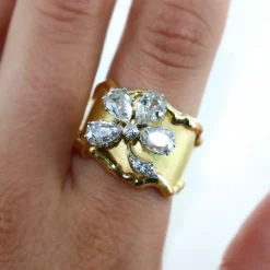 Bague trèfle diamants