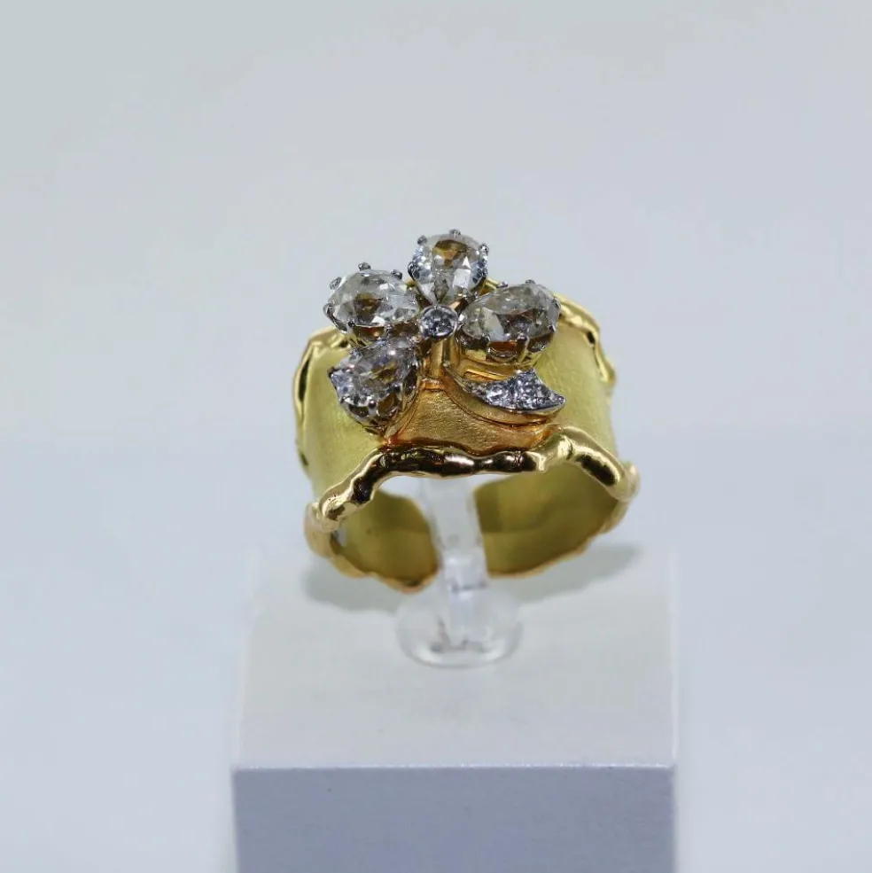 Bague trèfle diamants