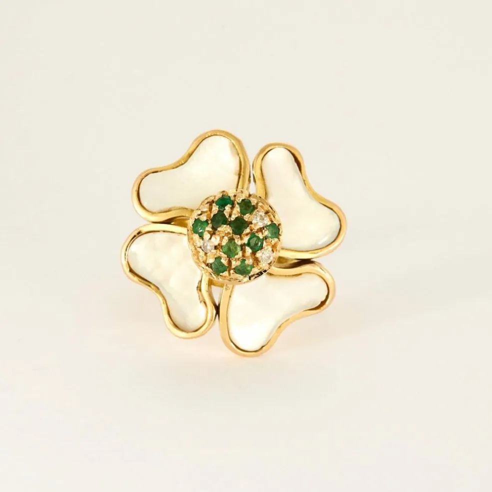 Bague trèfle en or jaune avec nacre, diamants et émeraudes