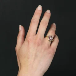 Bague trèfle rubis et diamants ancienne