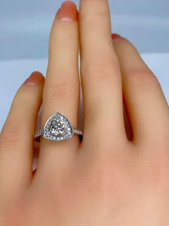 Bague Triangle diamant 1,10 carat