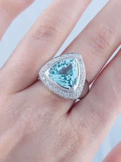 Bague Triangle Topaze bleue