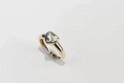 Bague Trillion or rose Aigue-Marine