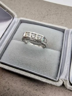 Bague Trilogie en Platine et Diamants Années 50