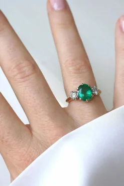Bague Trilogie émeraude, diamants