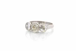 Bague trilogie platine et diamants