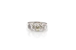 Bague trilogie platine et diamants