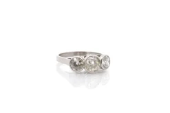 Bague trilogie platine et diamants