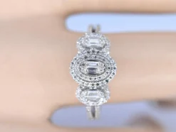 Bague trinité en or blanc avec diamants