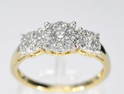 Bague trinité en or jaune avec diamants