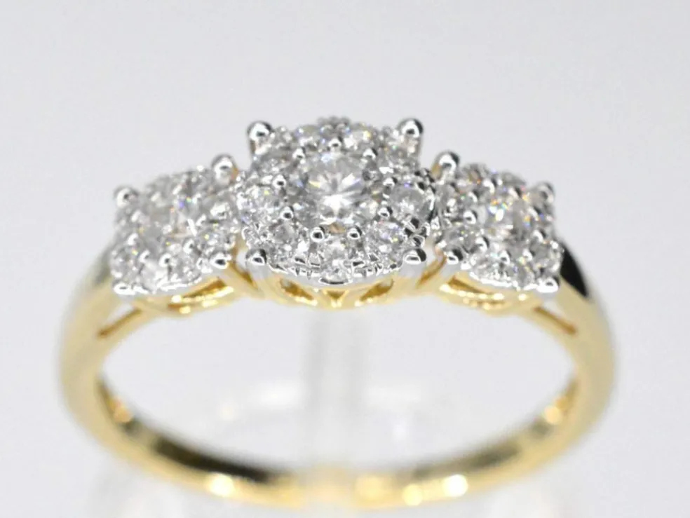 Bague trinité en or jaune avec diamants