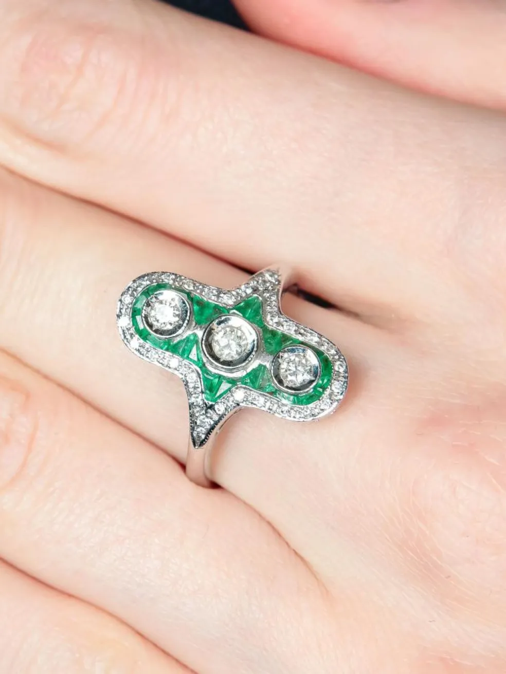 Bague triple diamants émeraude or blanc