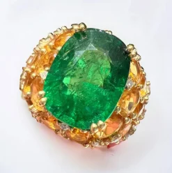 Bague Tsavorite 7,20 carats et pavage de citrines