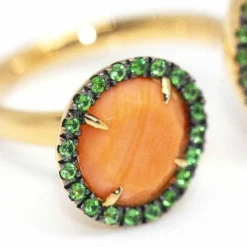 Bague TSAVORITE en or et corail naturel