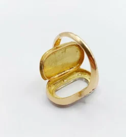 Bague victorienne à secret or jaune reliquaire ornée de perles (circa 1880) bague poison