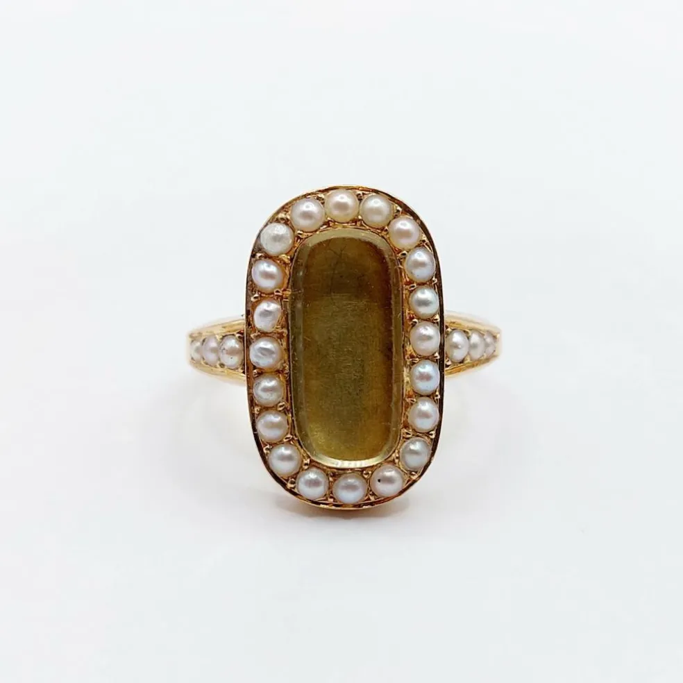 Bague victorienne à secret or jaune reliquaire ornée de perles (circa 1880) bague poison
