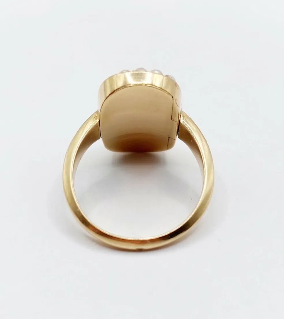 Bague victorienne à secret or jaune reliquaire ornée de perles (circa 1880) bague poison