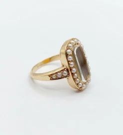 Bague victorienne à secret or jaune reliquaire ornée de perles (circa 1880) bague poison