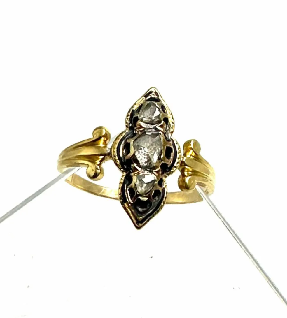 Bague victorienne en diamants et émail noir