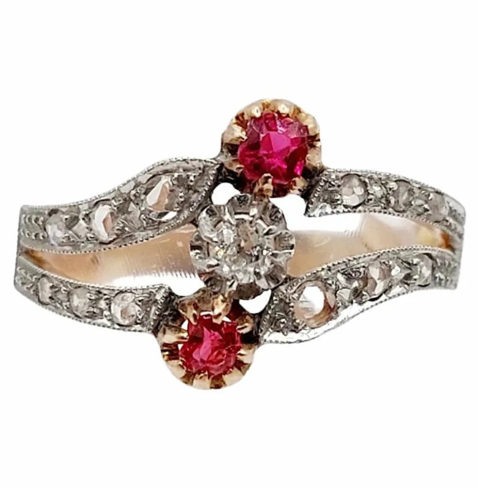 Bague victorienne or rose, diamants, pierres rouges (circa 1880)