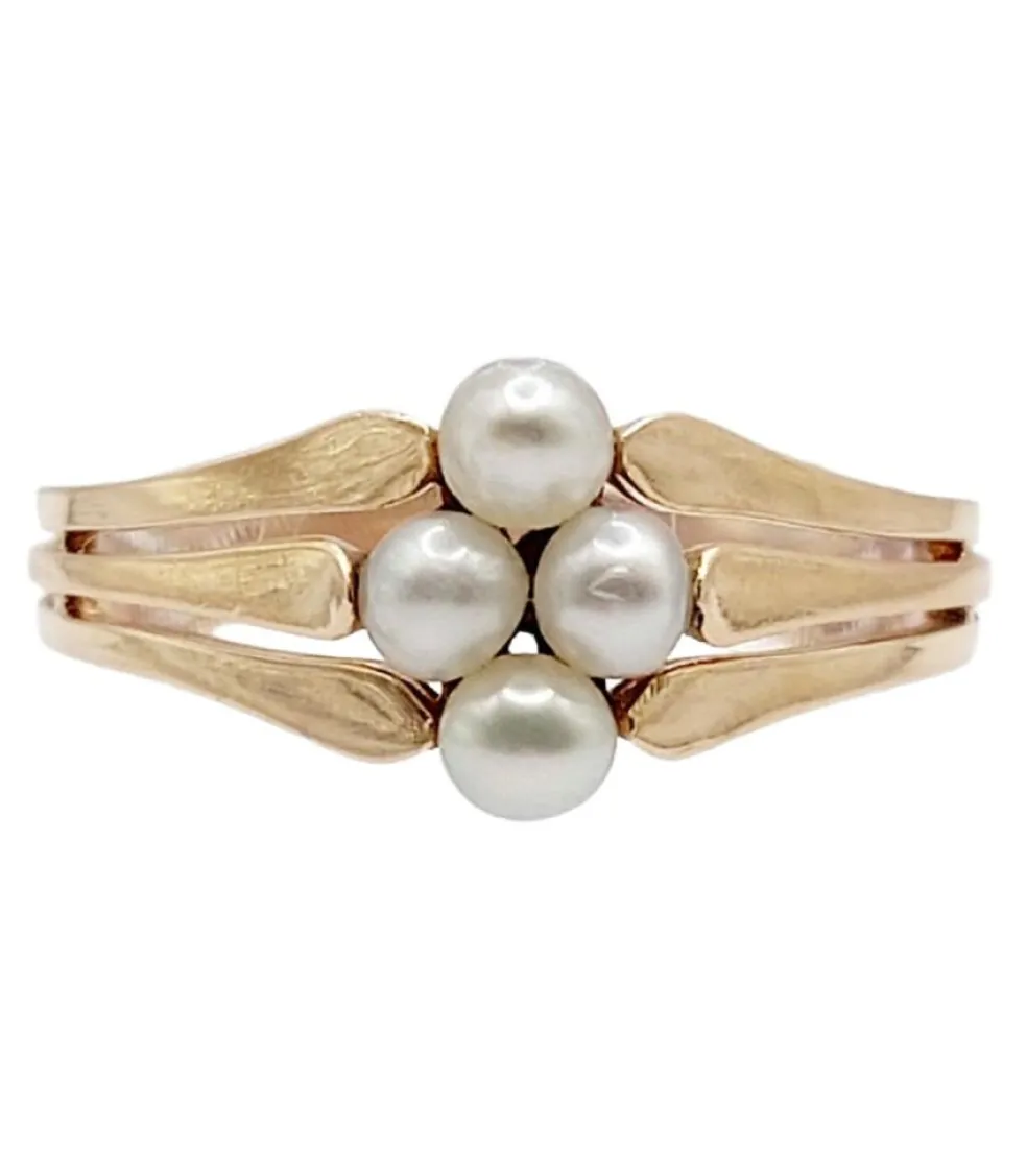 Bague victorienne or rose 18k ornée de perles formant une fleur dans une monture finement travaillée (circa 1900)