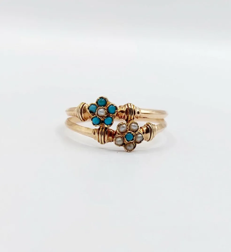 Bague victorienne or rose formant des marguerites ornées de perles et de turquoises